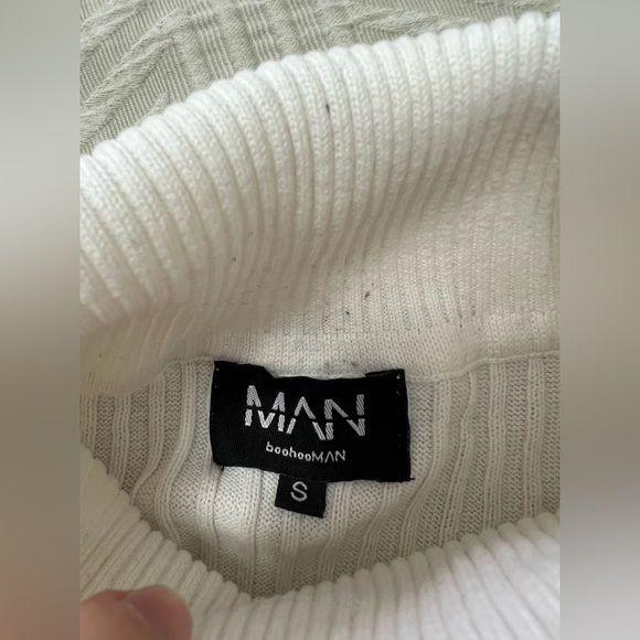 White Turtleneck sweater - Picture 4 of 4